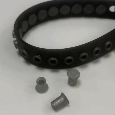 Il piercing di auto rivetta l'auto che di rivestimento di Dacromet il piercing rivetta la testa di 7.45mm 3.1mm dentro il foro