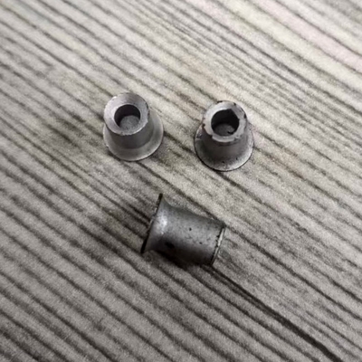Il piercing di auto rivetta l'auto che di rivestimento di Dacromet il piercing rivetta la testa di 7.45mm 3.1mm dentro il foro