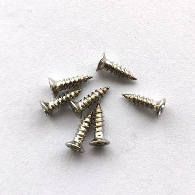 La perforazione di auto svasata M4.2x32 del metallo avvita sabbiare il calcestruzzo